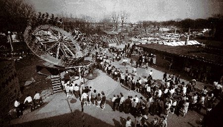 Edgewater Park - Crowds And Rides (newer photo)
